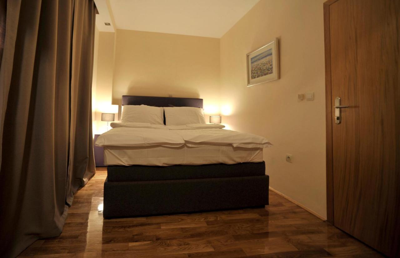 Hotel M Podgoriţa Cameră foto