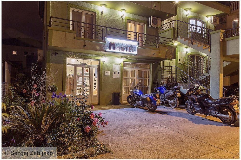 Hotel M Podgoriţa Exterior foto